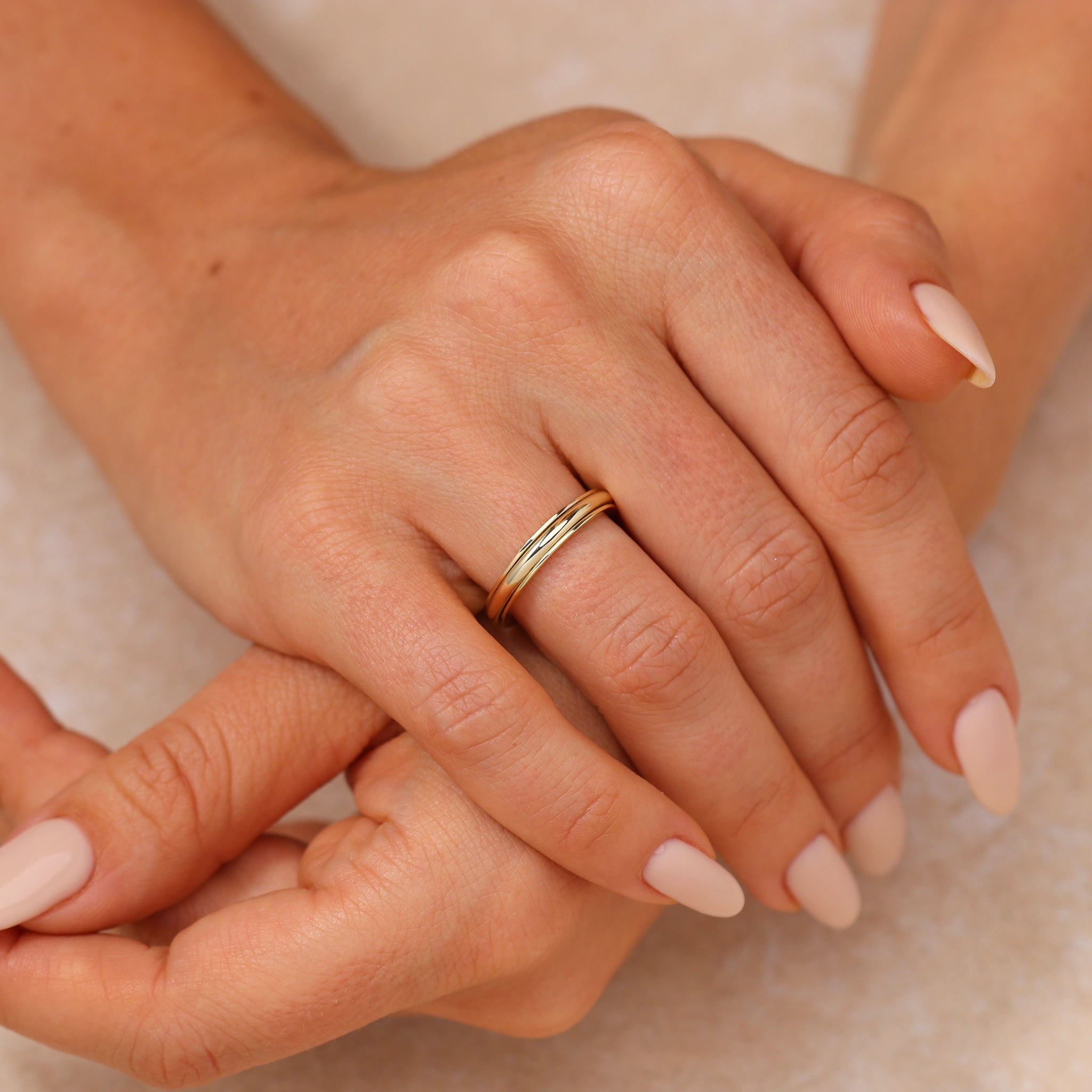 Fausta Minimalist Spinner Ring