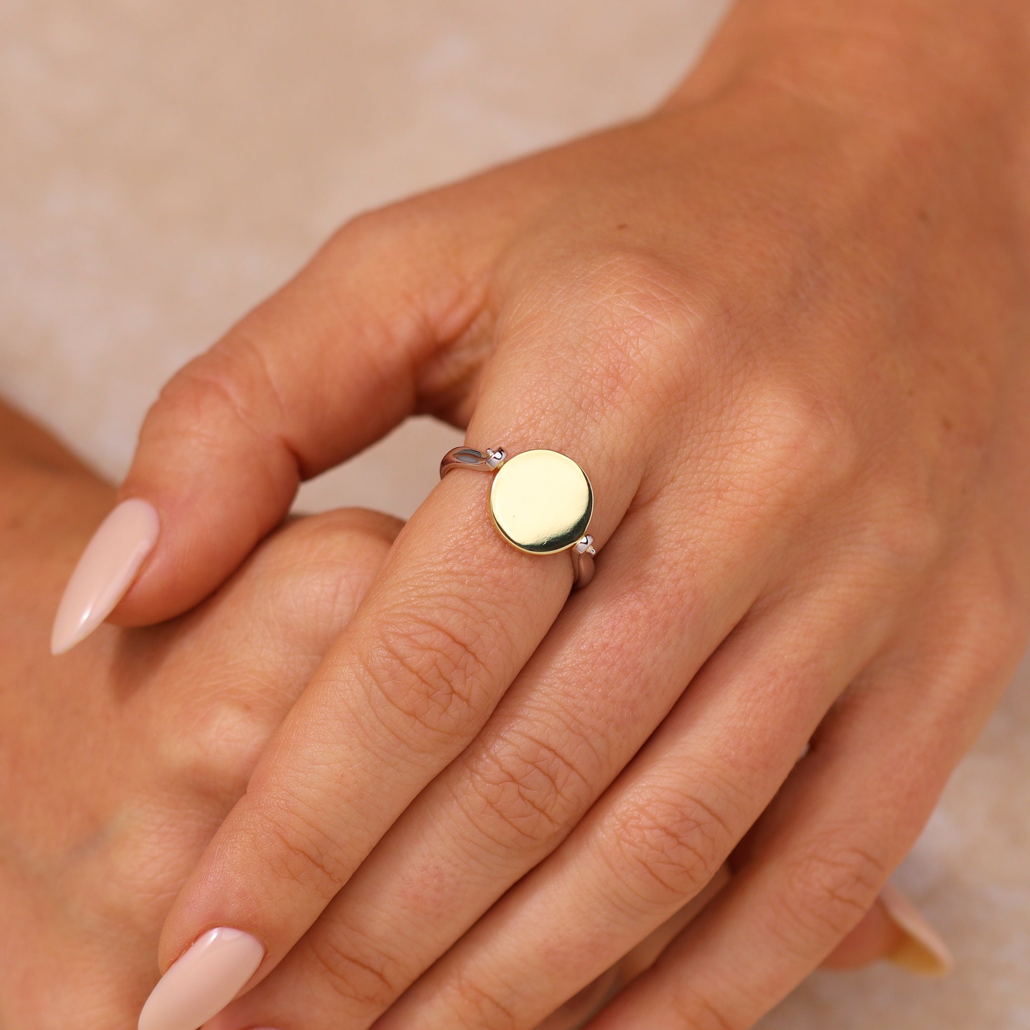 Alice Flip Ring