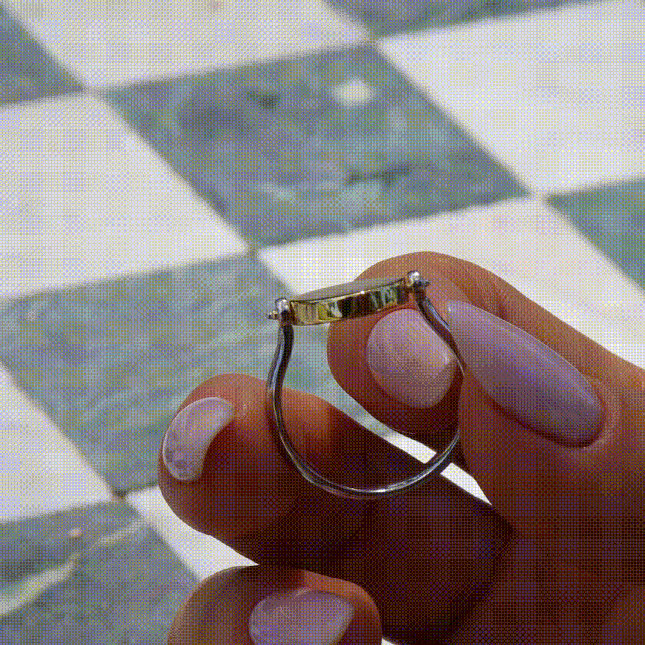Alice Flip Ring