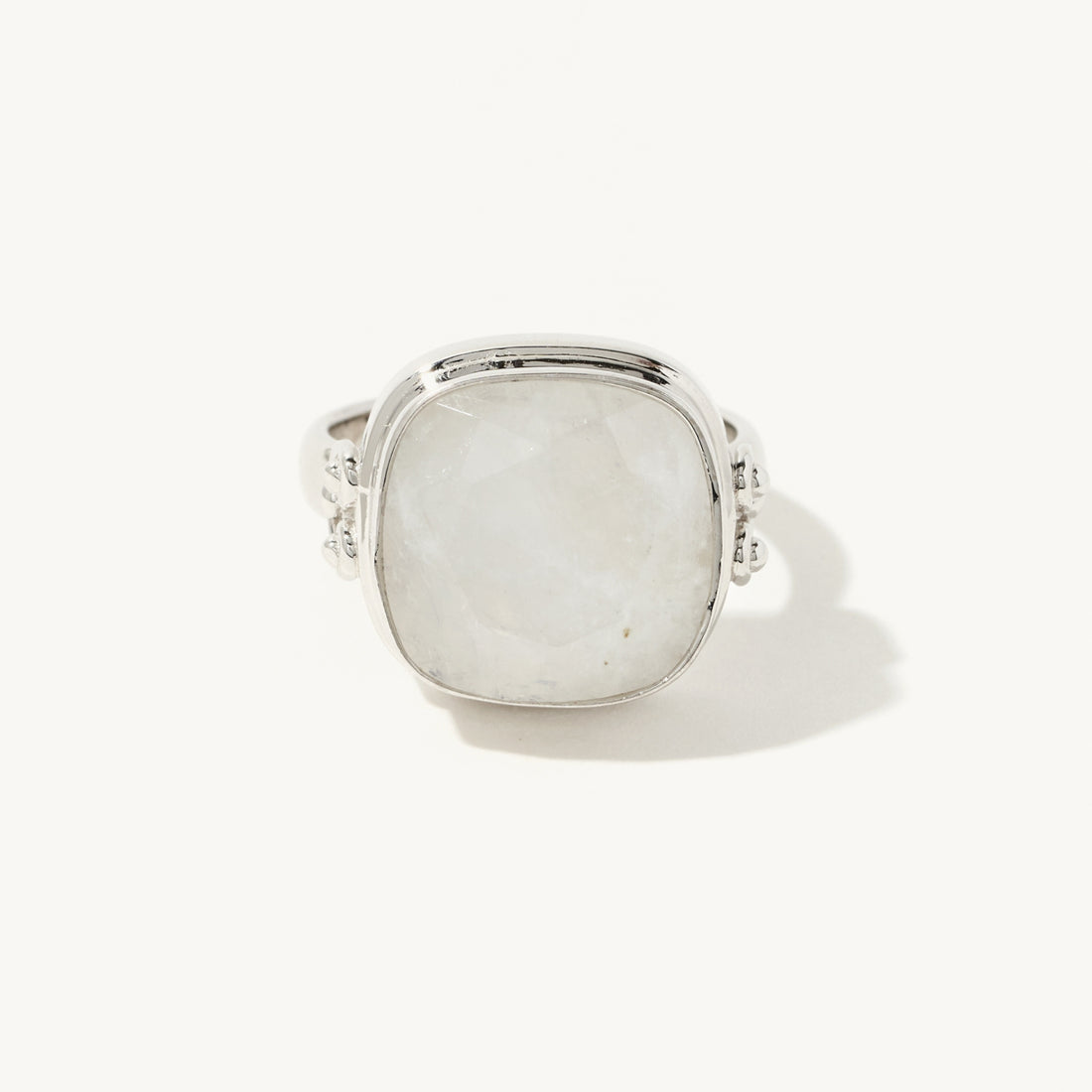Lilla Gemstone Ring in sterling silver with moonstone