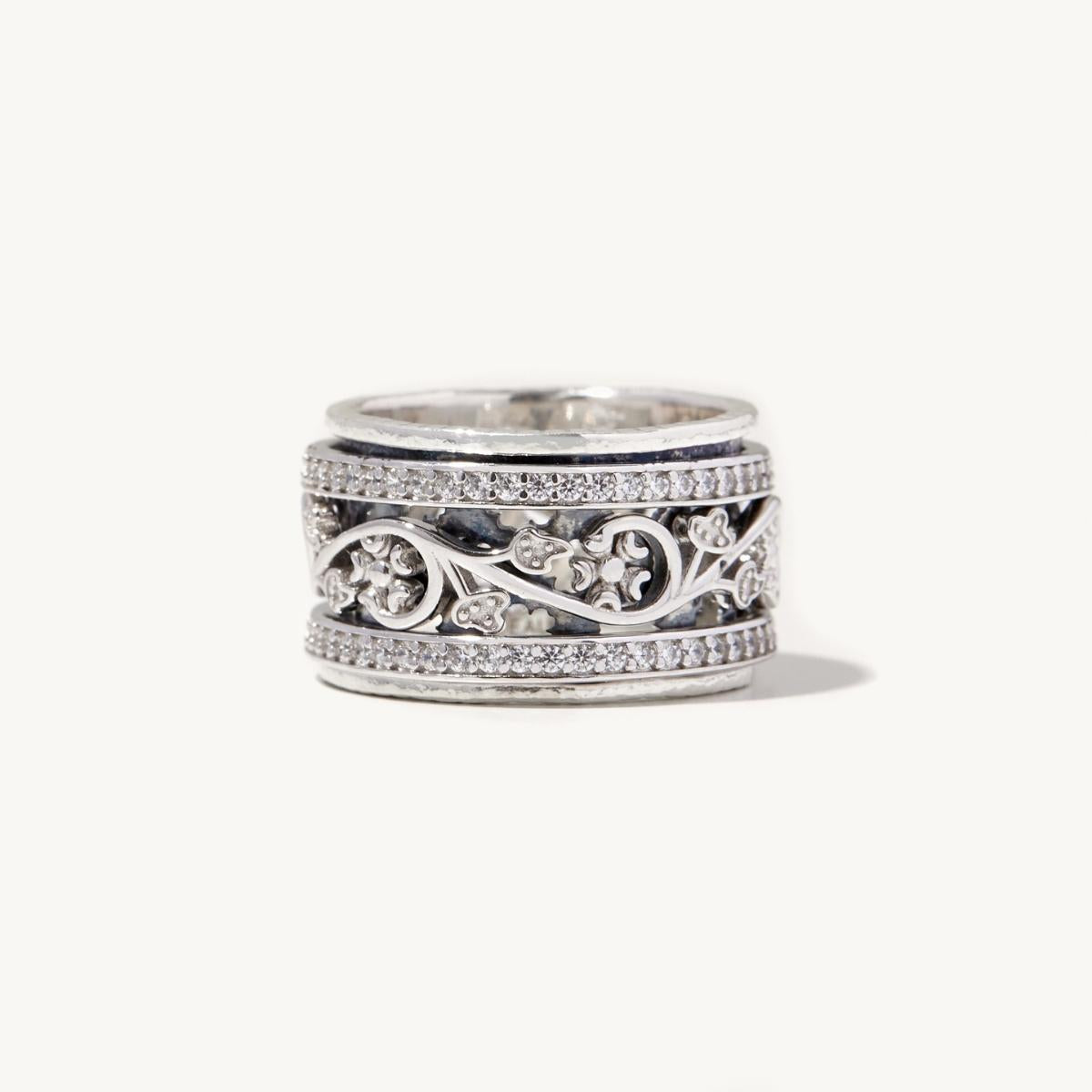 Gia Spinner Ring